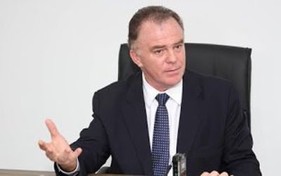 RENATO CASAGRANDE DÁ SUA PRIMEIRA ENTREVISTA DESDE QUE DEIXOU O GOVERNO, DIZ QUE DEIXOU 2 BILHÕES EM CAIXA E ENSINA: ‘Crise se enfrenta com gestão de controle e  sem cortes nas áreas sociais’