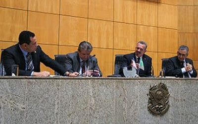 O PARLAMENTO DEVERIA DISCUTIR O TEMA COM A SOCIEDADE E JURISTAS, PONDERA MAJOR ROGÉRIO: Clube dos Oficiais reage à decisão da Comissão de Segurança da Assembleia Legislativa de impedir que PM Ambienta