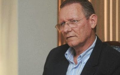 Foi o primeiro grande escândalo da administração do PT em Vitória: Justiça absolve ex-prefeito Coser, mas condena quatro de seus secretários acusados de irregularidades na contratação de empresa de co
