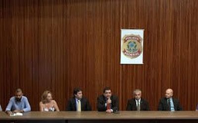 EM DEFESA DO MEIO AMBIENTE E DO POVO CAPIXABA: Lideranças comunitárias de Vitória prestam justa homenagem à Polícia Federal
