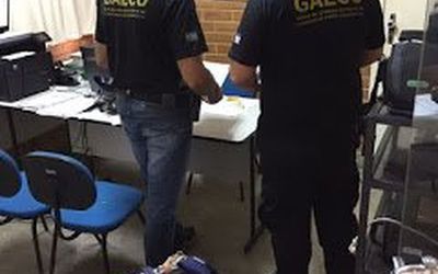 MINISTÉRIO PÚBLICO FAZ OPERAÇÃO PARA INVESTIGAR CRIMES DE FALSIDADE DOCUMENTAL NA SECRETARIA DE EDUCAÇÃO DE NOVA VENÉCIA: Secretária e professores são suspeitos de falsificar documentos para prejudica