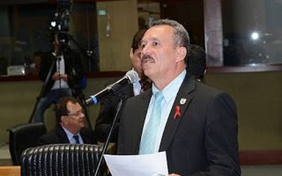 Gilsinho Lopes se rende a Paulo Hartung e retira assinatura de requerimento que iria criar Blocão de oposição ao governador