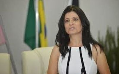 Gracimeri Soeiro não aguenta pressão externa, atende pedido de delegado-corregedor e mantém afastado  delegado que tentou investigar crimes em casas de shows em Guarapari