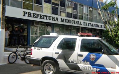 COMBATE A DENÚNCIA DE CORRUPÇÃO EM ITAPEMIRIM: Polícia e Ministério Público fecham prefeitura, secretarias, empresas e casas de acusados de desvio de recursos públicos