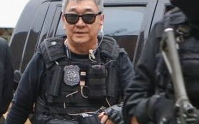 ELE CONDUZ À CADEIA OS ACUSADOS DE DESVIAR BILHÕES DA PETROBRAS: Japonês da Federal tem 40 anos de serviços na Polícia Federal e recebe menos de 10 mil reais por mês