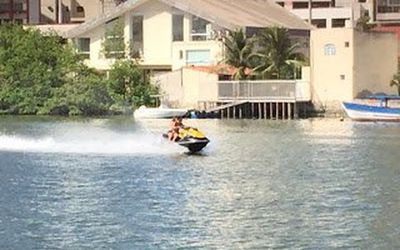 “PEGAS”, MANOBRAS RADICAIS, ALTA VELOCIDADE E PILOTOS SOB EFEITO DE BEBIDAS: Perigo no Canal de Camburi