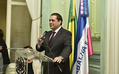 PROFESSOR JÚLIO POMPEU FALA DOS PROGRAMAS QUE BUSCAM GARANTIR A PRESENÇA DOS JOVENS NAS ESCOLAS E LONGE DO CRIME: Governo quer que as ações do Ocupação Social se transformem em Política de Estado
