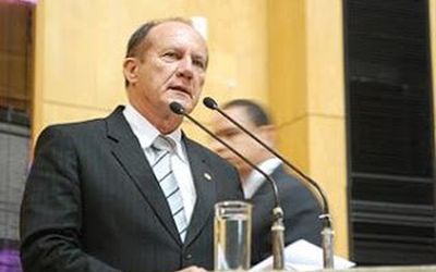 ADOLESCENTE DE 17 ANOS PEGA CARONA COM DEPUTADO E DENUNCIA ABUSO E ESTUPRO: Luiz Durão nega estupro e diz que entrou em motel com a jovem porque estava com dor de barriga