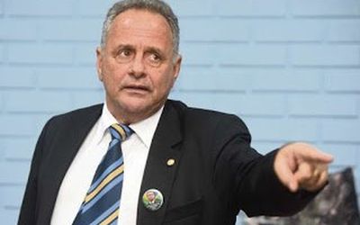 DEPUTADO, QUE TEVE A CNH SUSPENSA, SOFREU “ABALO PSÍQUICO E ABORRECIMENTO”: Candidato ao governo do Espírito Santo, Manato queria receber 99 mil de indenização do Detran