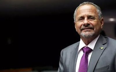 MOTORISTA FALA EM “EMPRESÁRIO AMIGO”, ACUSADA QUE DIZ TER GRAVADO VÍDEO COMPROMETEDOR CITA EX-DEPUTADO CARLOS MANATO: Homem forte do presidente Bolsonaro no Espírito Santo foi alvo de extorsão