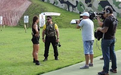 MARCOS DO VAL DIZ QUE CLUBE DE TIRO DO SINDIPOL/ES É UM DOS MELHORES DO BRASIL E ESTÁ À FRENTE DE MUITOS PAÍSES DA EUROPA: “É padrão americano”, afirma o instrutor da SWAT