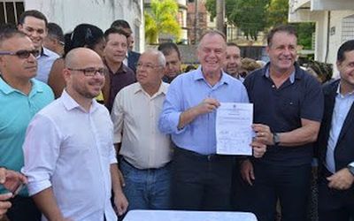 “ESTE ATO É MAIS UM PASSO PARA DARMOS INÍCIO À MELHORIA NAS CONDIÇÕES DE TRABALHO DOS NOSSOS POLICIAIS”: Casagrande começa a reconstruir unidade da Polícia Militar destruída no governo Hartung