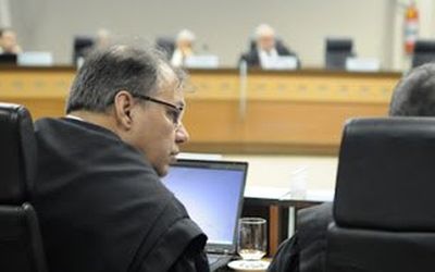 DESEMBARGADOR VOLTA A CITAR ACÓRDÃO QUE DIZ QUE SOMENTE O SINDIPOL É O LEGÍTIMO REPRESENTANTE DOS POLICIAIS CIVIS CAPIXABAS: Tribunal de Justiça acolhe pedido da Procuradoria Geral do Estado e cassa l