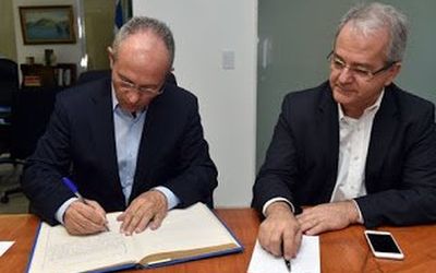 EXCLUSIVO: Governador Hartung vai renunciar para ser candidato ao Senado, dizem fontes do Palácio Anchieta; mas deputado Marcelo Santos garante que Hartung vai disputar a reeleição