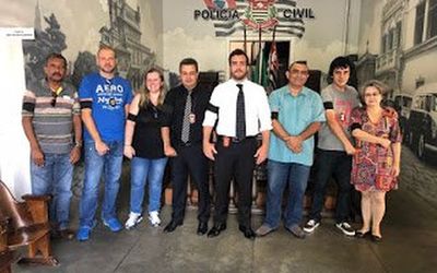 Policiais passam a usar faixa preta no braço em sinal de luto pela Polícia Civil de São Paulo