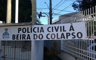PLANO É ANTECIPAR EM UM ANO A PROMOÇÃO DE DELEGADOS ESPECIAIS: Governo pode criar trenzinho da alegria na Polícia Civil do Espírito Santo