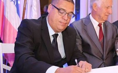 Em artigo, presidente do Clube dos Oficiais lamenta que governo e sociedade evitam discutir as causas que provocaram a maior revolta da história da PM capixaba