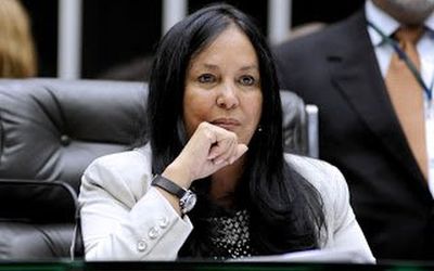 PEC APRESENTADA PELA SENADORA ROSE DE FREITAS ACABA COM O PODER DOS GOVERNADORES NA ÁREA DE SEGURANÇA PÚBLICA: Proposta transforma a PM em Polícia Militar da União e incorpora as Polícias Civis dos Es