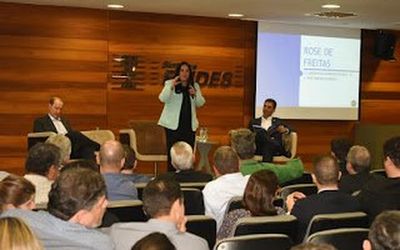 Rose de Freitas nega que vai renunciar a disputa ao governo do Espírito Santo