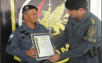 Sidney Ramos dos Santos recebe diploma de “Rotanzeiro Honorário/2015” da Polícia Militar do Espírito Santo