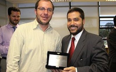 ENTIDADE SE COLOCA À DISPOSIÇÃO DO CORREGEDOR DA PF NO ESPÍRITO SANTO,  MÁRCIO ANSELMO: Associação critica demora da Justiça Federal em analisar caso de delegado ameaçado de morte