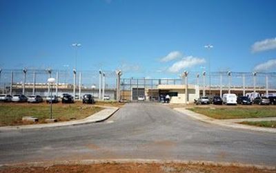 EXCLUSIVO: Bandido que comandava o tráfico de dentro de presídio de segurança máxima no Espírito Santo é transferido para Penitenciária Federal no Rio Grande