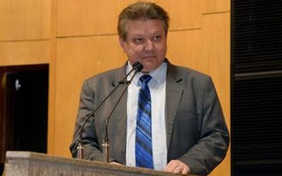 EUCLÉRIO SAMPAIO DIZ QUE EMENDA QUE PREVIA AUXÍLIO-ALIMENTAÇÃO PARA SERVIDORES É DEMAGÓGICA E FACTÓIDE: “Eu sou responsável e não quero quebrar o Estado”, afirma deputado