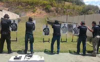 Ascensão de Bolsonaro ao poder e flexibilização do Estatuto do Desarmamento incrementam o mercado de curso de tiros no Espírito Santo