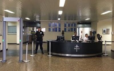 POLICIAIS PODEM ENTRAR ARMADOS NOS FÓRUNS SOMENTE EM CASO DE ESCOLTA DE PRESOS, VÍTIMAS OU TESTEMUNHAS: Tribunal de Justiça publica resolução que regulamenta controle de entrada de pessoas e o porte d