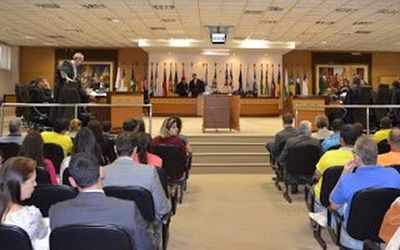 Dirigentes do Sindicato dos Servidores Públicos desrespeitam desembargadores e atacam o Judiciário dentro do Tribunal de Justiça do Espírito Santo
