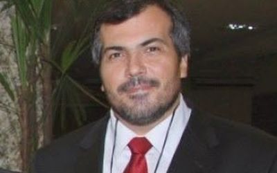 PROCURADOR DE JUSTIÇA E PROFESSOR, ALEXANDRE GUIMARÃES PASSOU POR CONSTRANGIMENTO, HUMILHAÇÃO E VERGONHA NA PORTA DE BANCO: Itaú é condenado a indenizar cliente em 60 mil reais no Espírito Santo