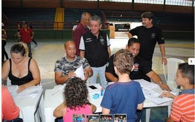 Danilo Bahiense contesta postagem anterior, afirma que projeto dos mutirões foi para "ajudar o povo" e diz que “reportagem é de merda”