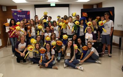 Projeto do Sicoob/ES leva educação financeira para crianças por meio de teatro de bonecos