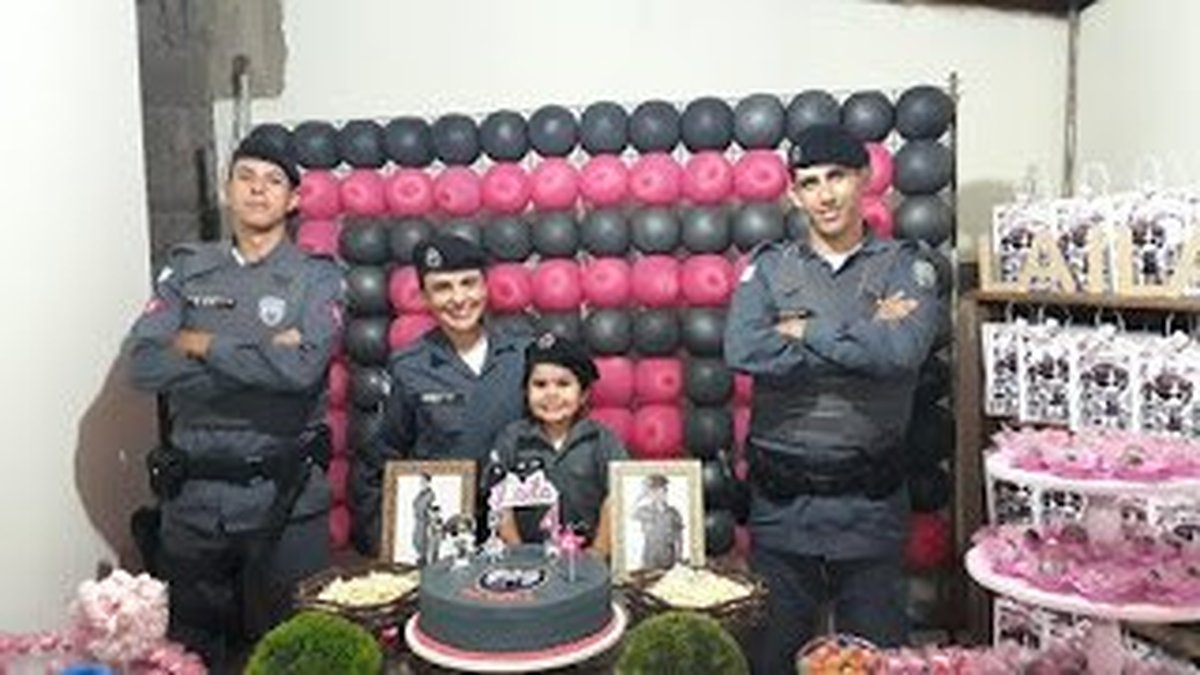 Menina faz 4 anos e escolhe tema “Polícia Militar” para a sua festa de aniversário