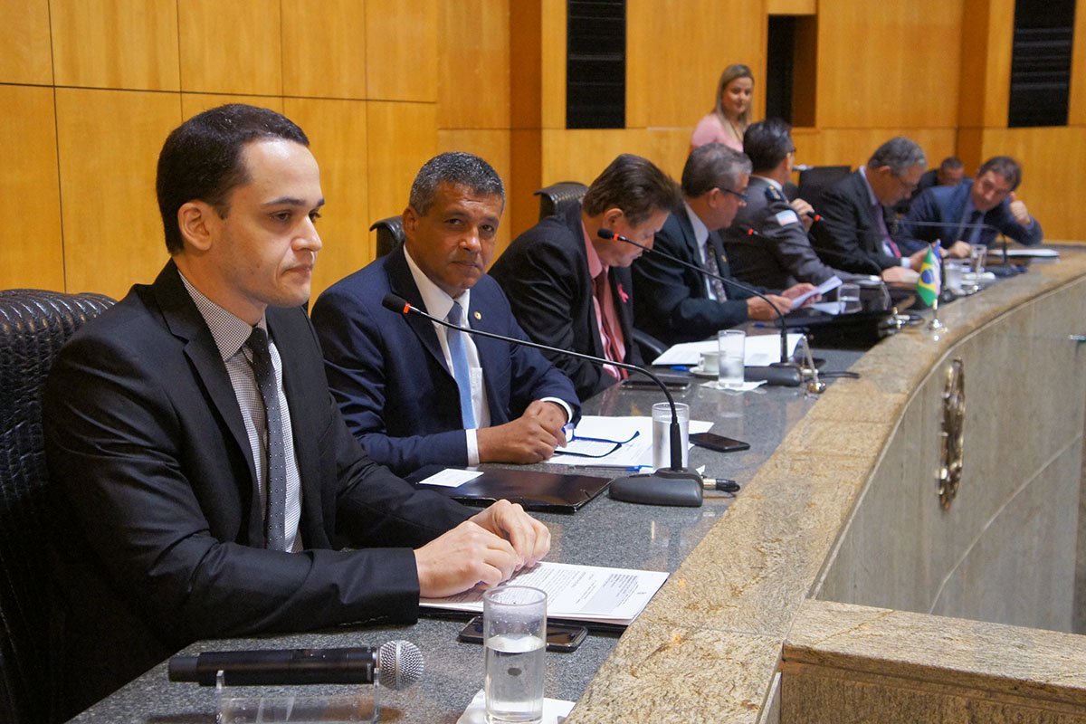 Comissão de Segurança da Ales aprova porte de armas para agentes do sistema socioeducativo, mas proposta esbarra na inconstitucionalidade