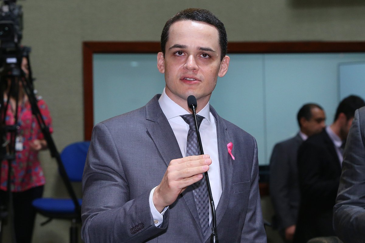 Pazolini defende constitucionalidade do PLC que dá porte de armas para agentes socioeducativos, mas STF indica que lei é inconstitucional