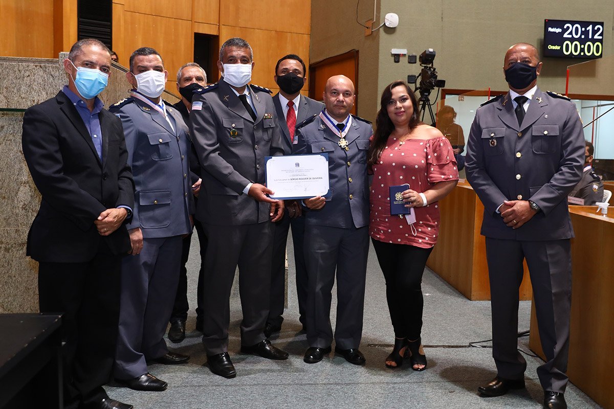 Graças à iniciativa do deputado Coronel Alexandre Quintino, Assembleia Legislativa presta homenagens a militares da Banda de Música da PMES
