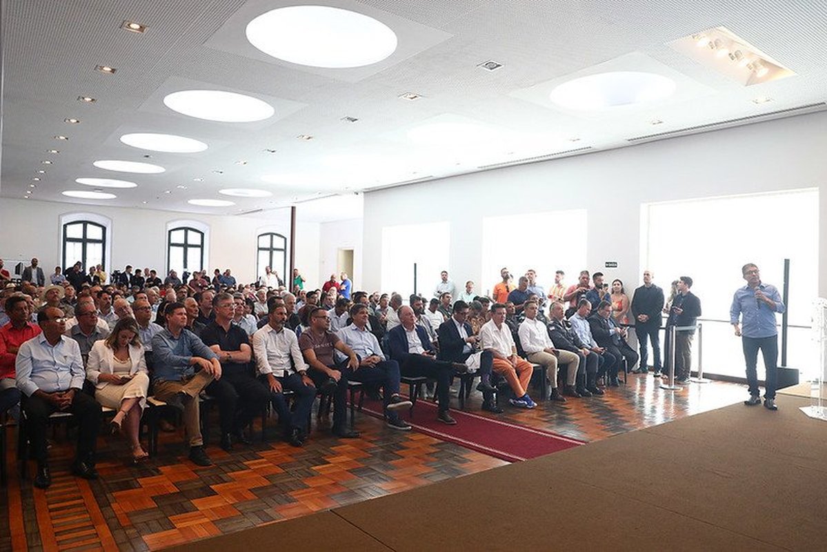 Deputados acompanham lançamento do pacotão de investimentos do Governo do Estado em 32 municípios capixabas