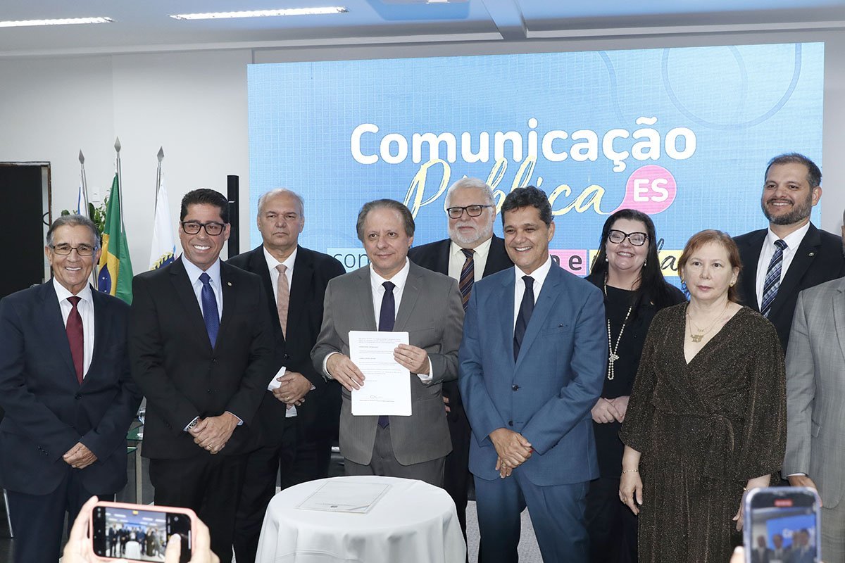 Instituições assinam termo de cooperação para combater fake news e criar rede de comunicação
