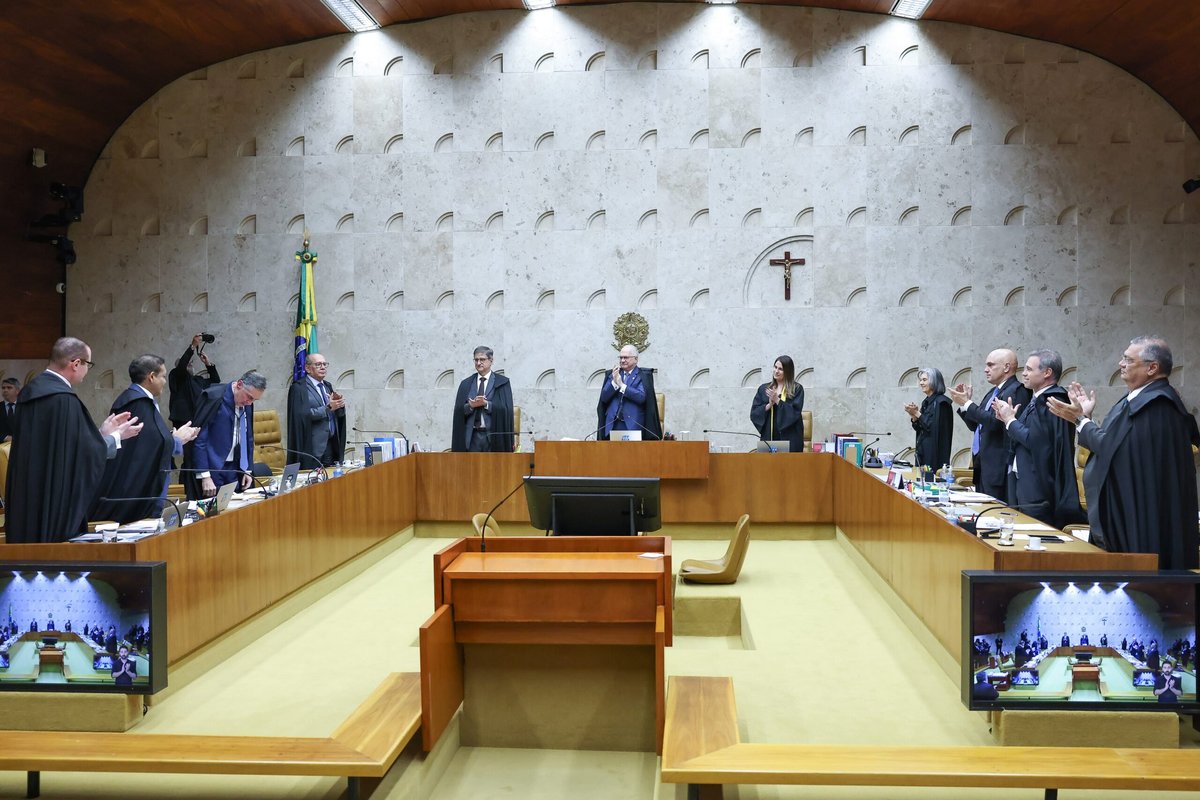 Emocionado, ministro Barroso antecipa aposentadoria e se despede do Supremo após 12 anos de atuação