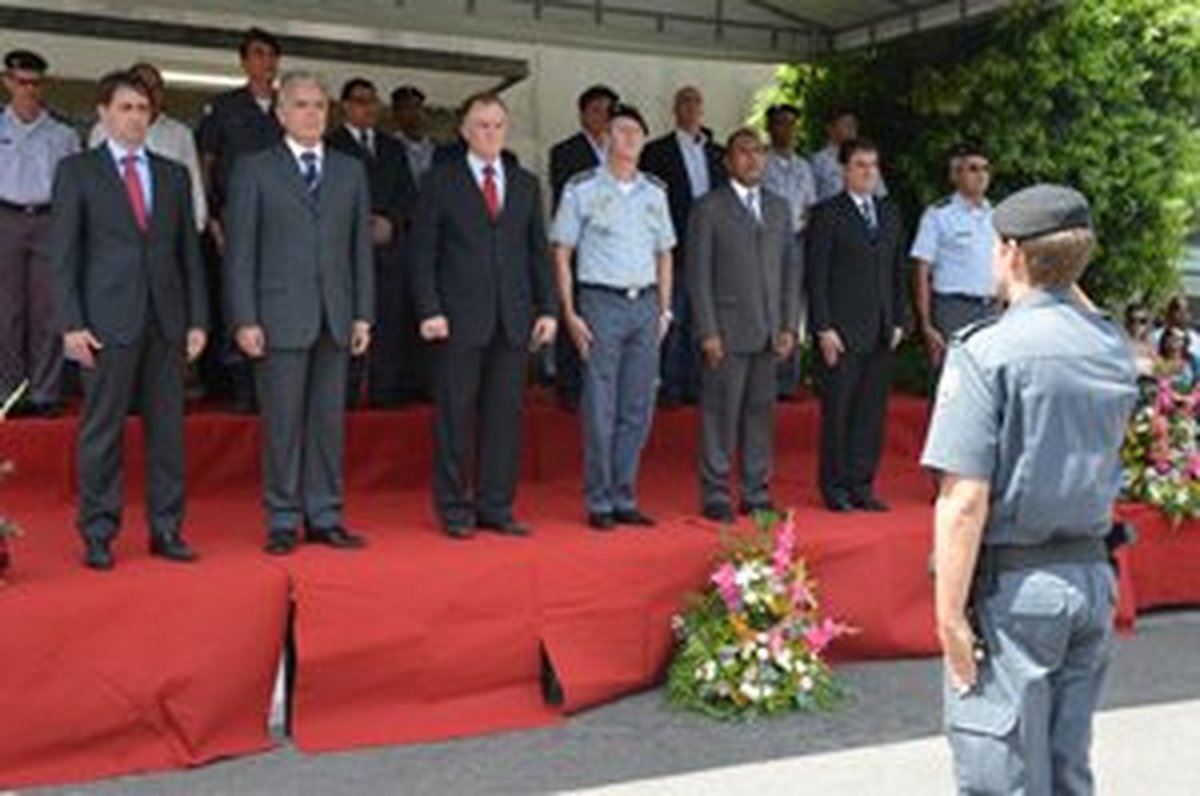 Comandante da PM reconhece que policiais trabalham muito, mas têm pouco reconhecimento