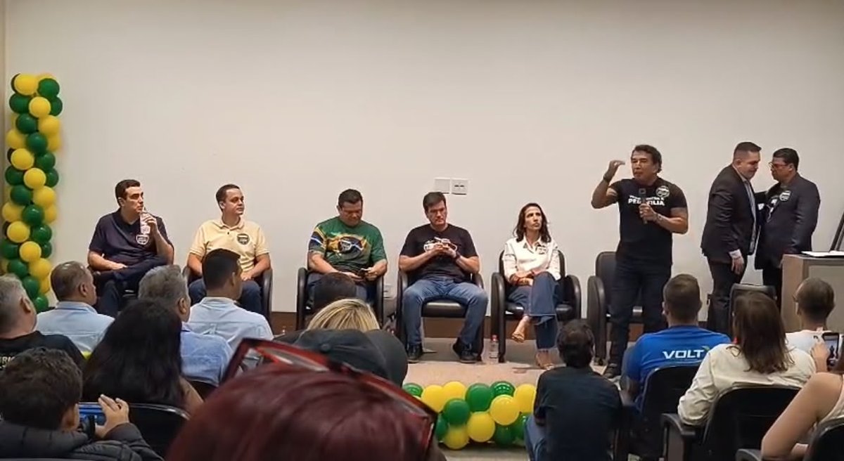 Ao lado de Pazolini, senador tripudia sobre as mais de 716 mil mortes durante a pandemia e critica vacinas contra a Covid