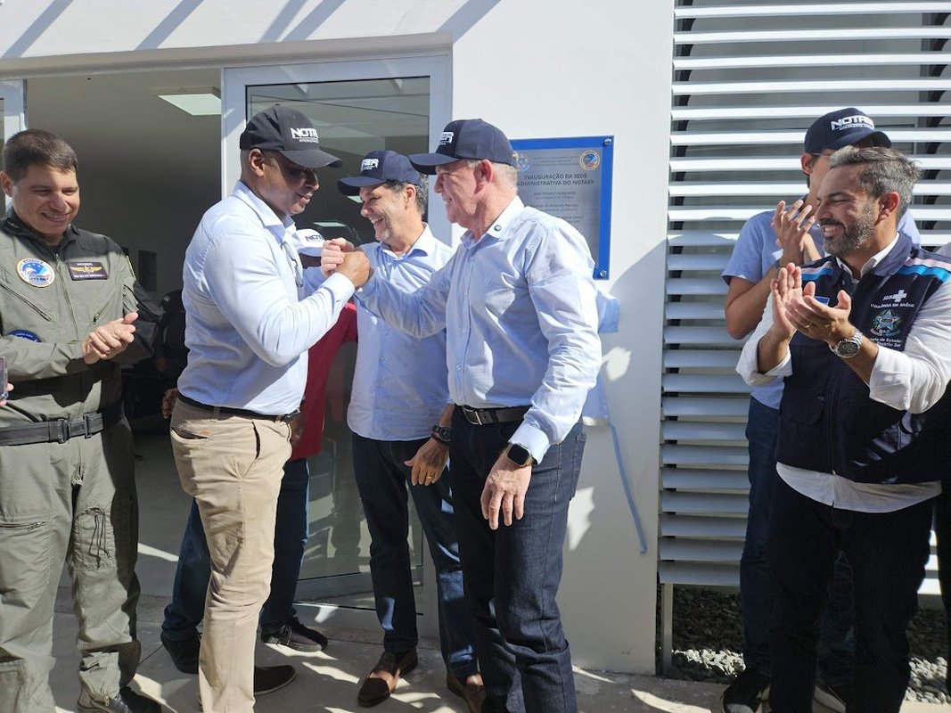Casagrande inaugura sede do NOTAER e entrega novo helicóptero para reforçar combate ao crime, atendimentos médicos e Defesa Civil