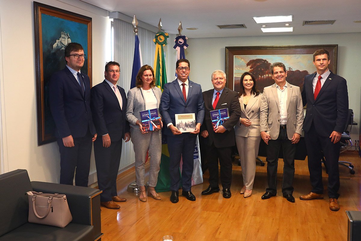 Assembleia Legislativa do Espírito Santo recebe comitiva da República Tcheca