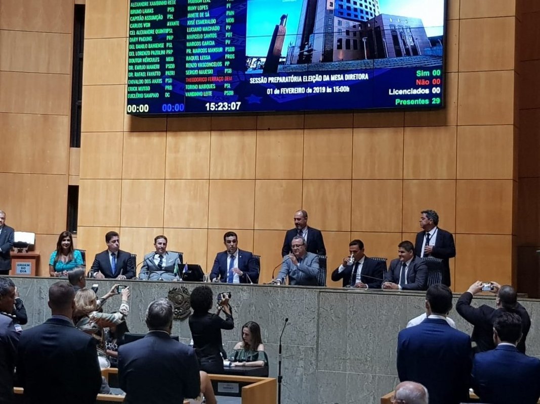 Salário gordo: Procurador do Estado aposentado rebate nota da Ales e diz que Subtenente Assis viola a lei e o princípio da moralidade