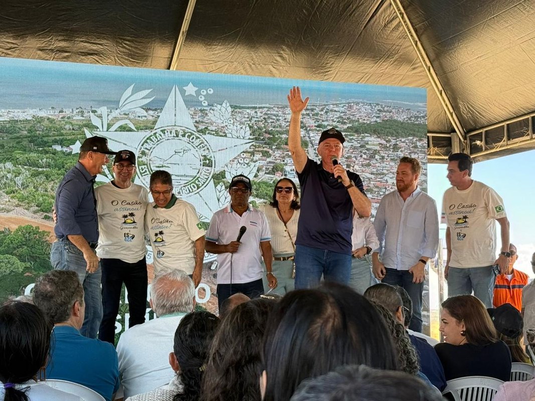 Governador inaugura sistema de travessia por balsa no Rio Cricaré e autoriza DER a contratar obra de pavimentação da Rodovia Zoraydes Izabel Duboc
