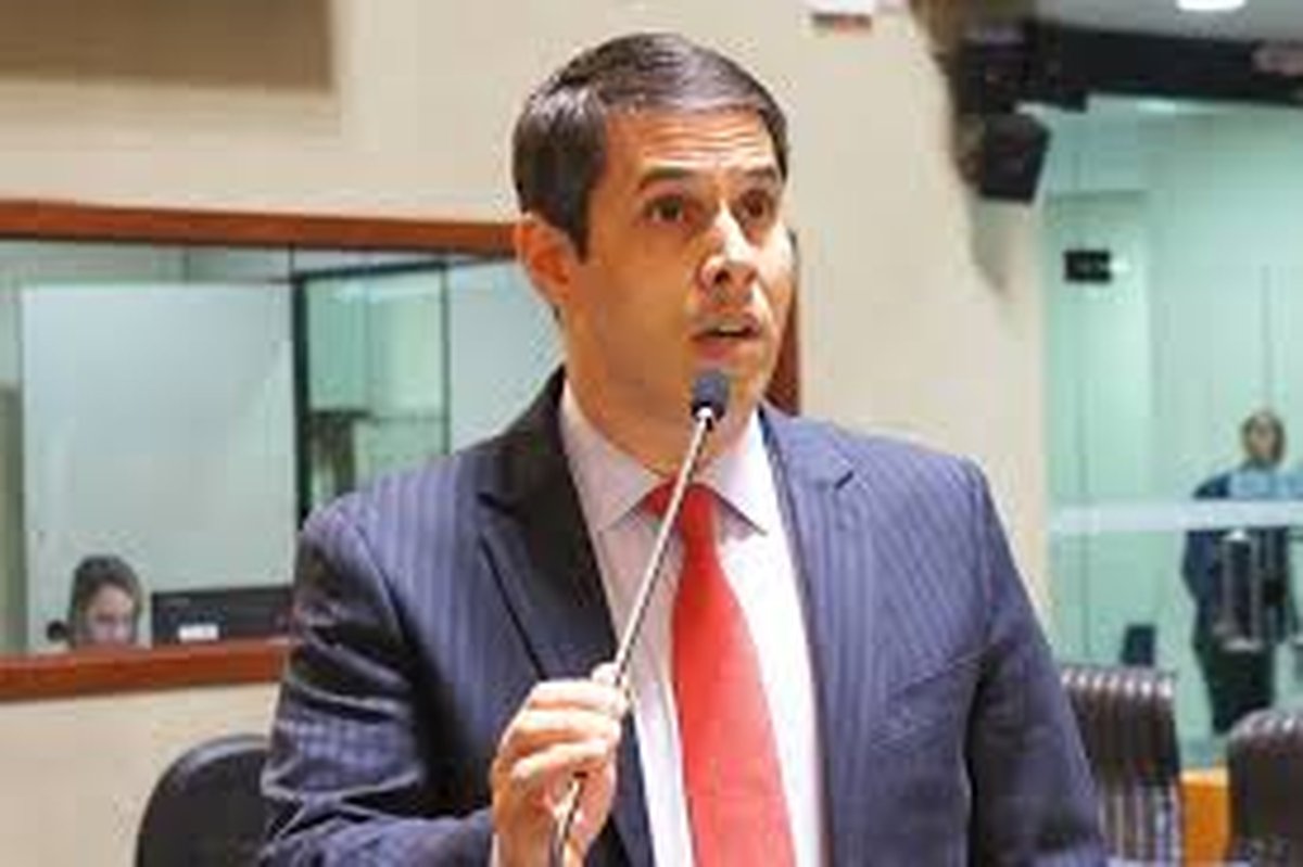 Instituto Paraná: Amaro Neto lidera primeira pesquisa para prefeito de Vitória com 27,6% das intenções de votos