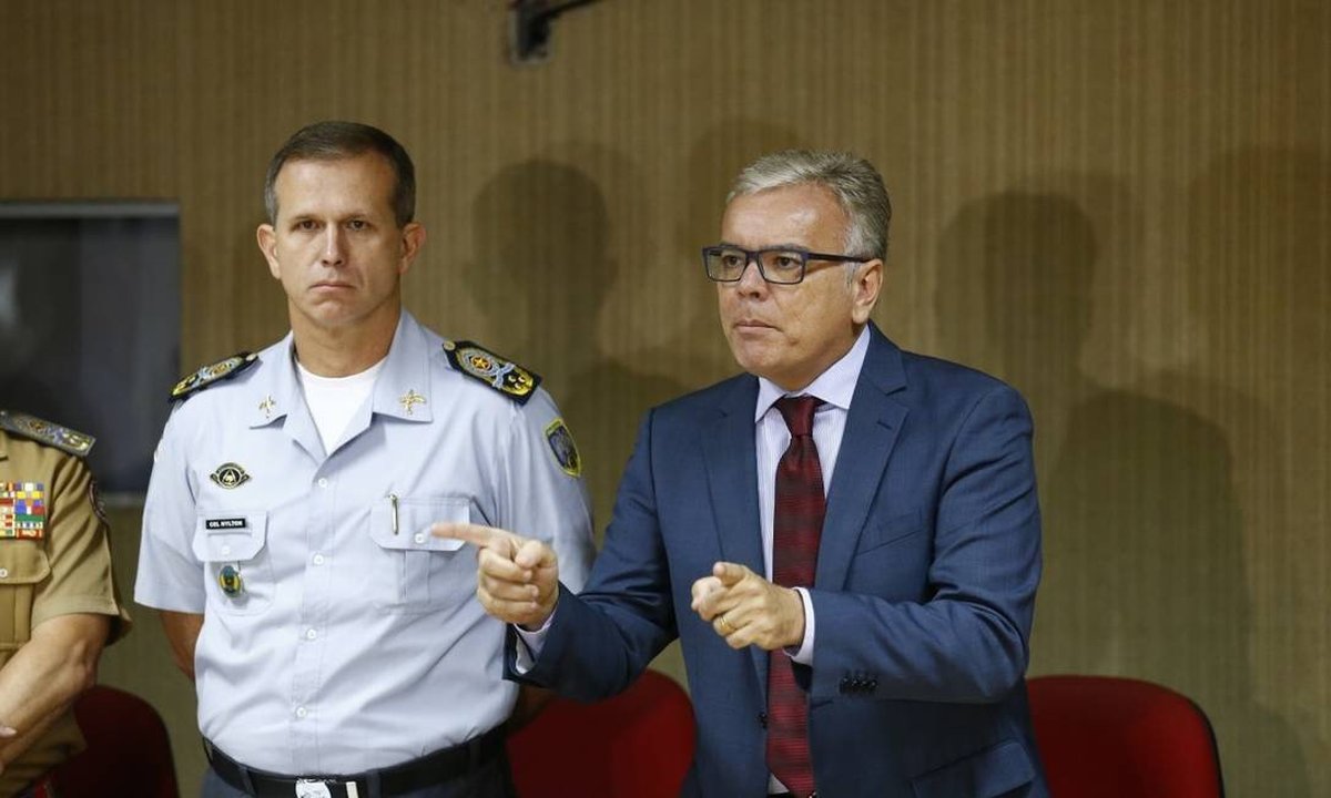 REFORMA NO SML DE LINHARES: Juiz quer que Ministério Público apure responsabilidade criminal de André Garcia e Nylton Rodrigues