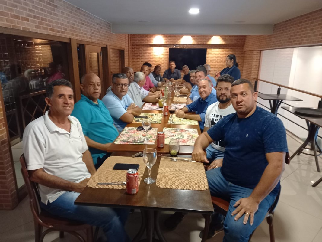 Prefeito e 18 dos 19 vereadores de Cariacica anunciam apoio à reeleição de Renato Casagrande