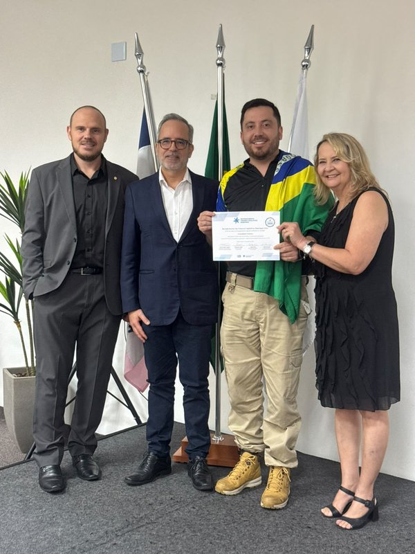 Armandinho Fontoura ganha reconhecimento por transparência e aproximação com a população em Vitória